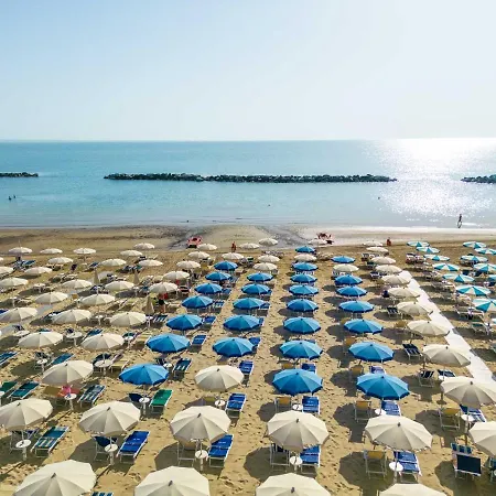 Velia Hotel 3*