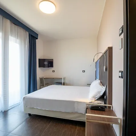 Hotel Velia 3*
