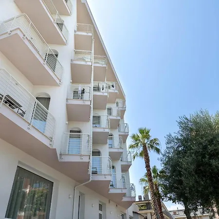 Velia 3* Grottammare