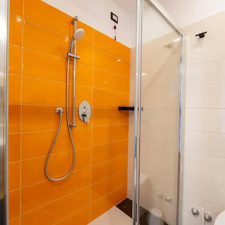 Velia Hotel