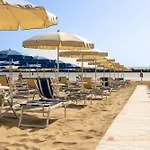 Velia 3* غْروتّامّاري