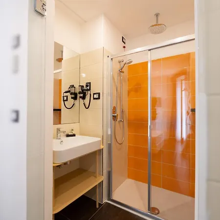 Velia غْروتّامّاري