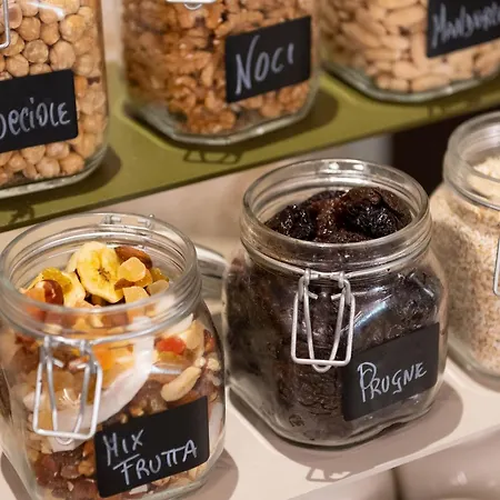 Velia فندق غْروتّامّاري