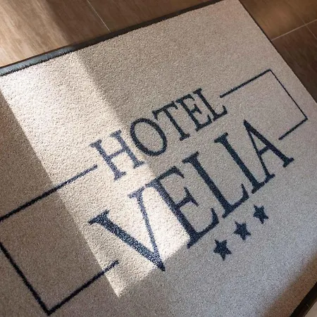 Velia 3*