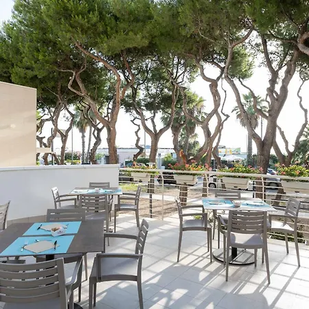 Velia فندق غْروتّامّاري