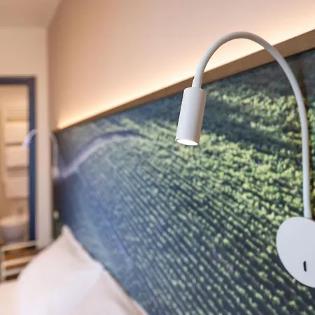 Velia غْروتّامّاري