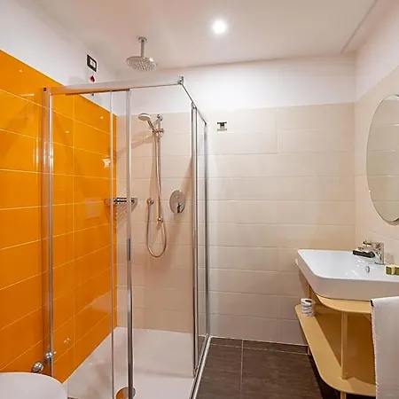 Hotel Velia 3*