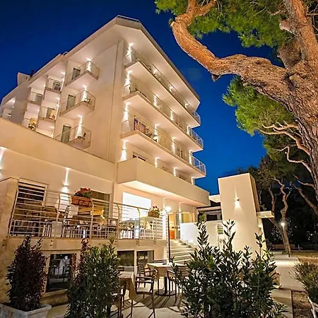 Velia 3* Grottammare